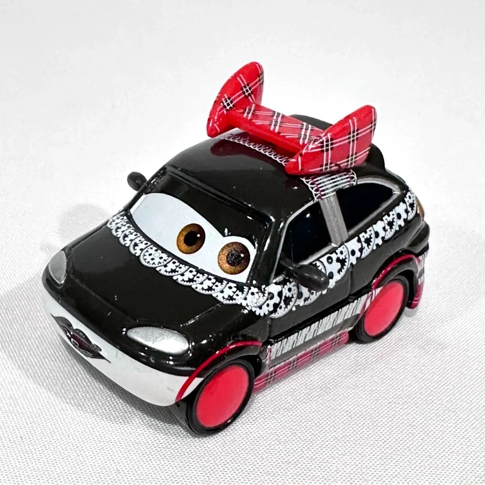Disney Cars 2 Shigeko, Okuni, Chisaki Tokyo Party Set